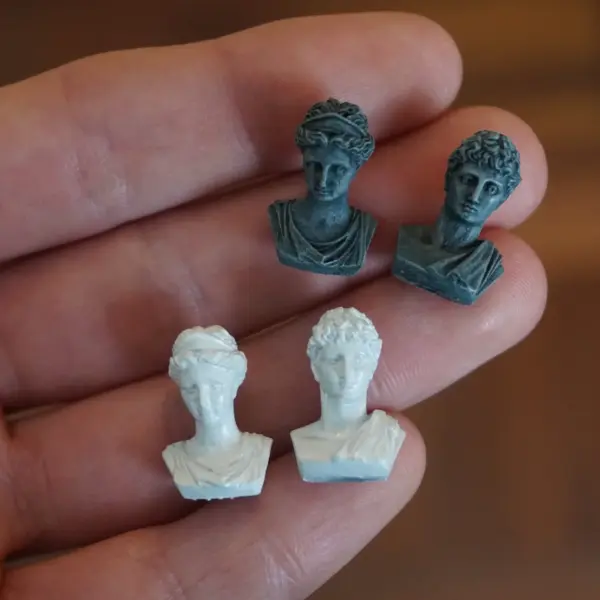 Miniature Greek Couple Bust, Dollhouse Decoration Statue 1:12 (Grey)