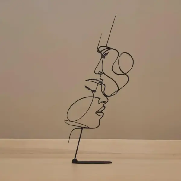 Minimal Line Art Face Sculpture (Black)