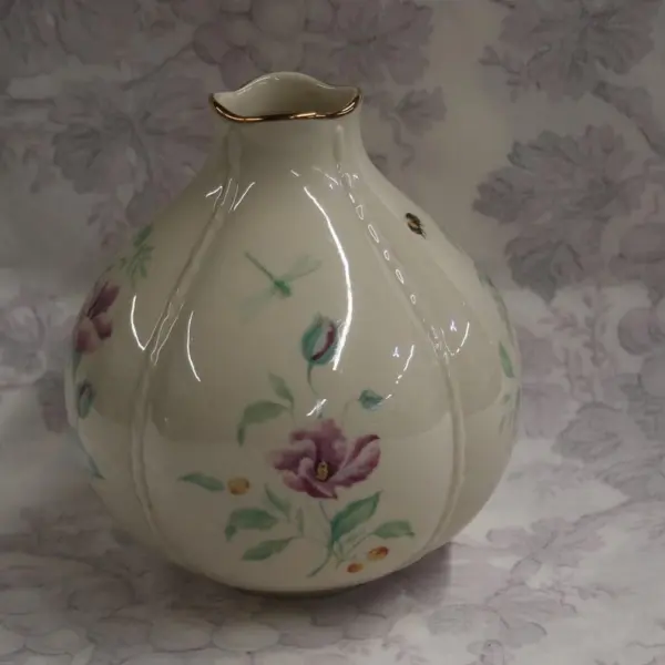 Vintage Lenox Morning Cottage Vase in excellent condition