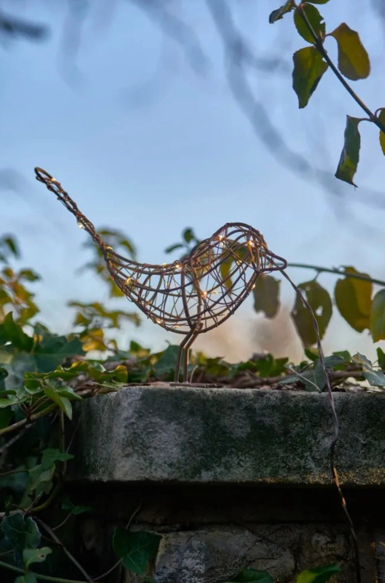 Hanging Robin Ornament with Warm White LEDs indoor/outdoor - Image 3